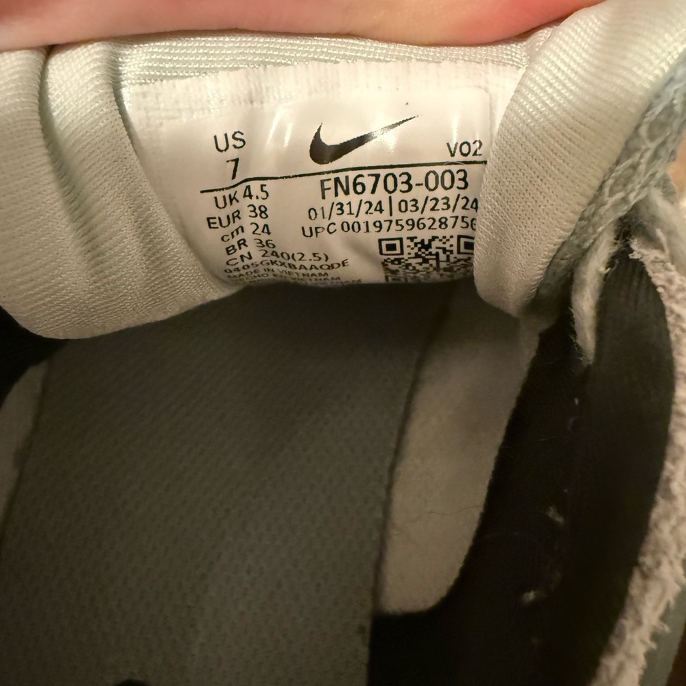 Nike V2K run shoes - Picture 4 of 5